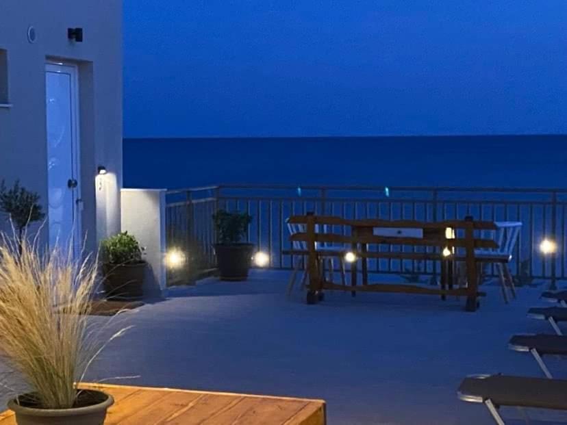 Houmas Apartments Yialos 外观 照片