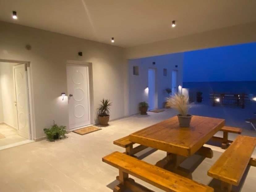 Houmas Apartments Yialos 外观 照片